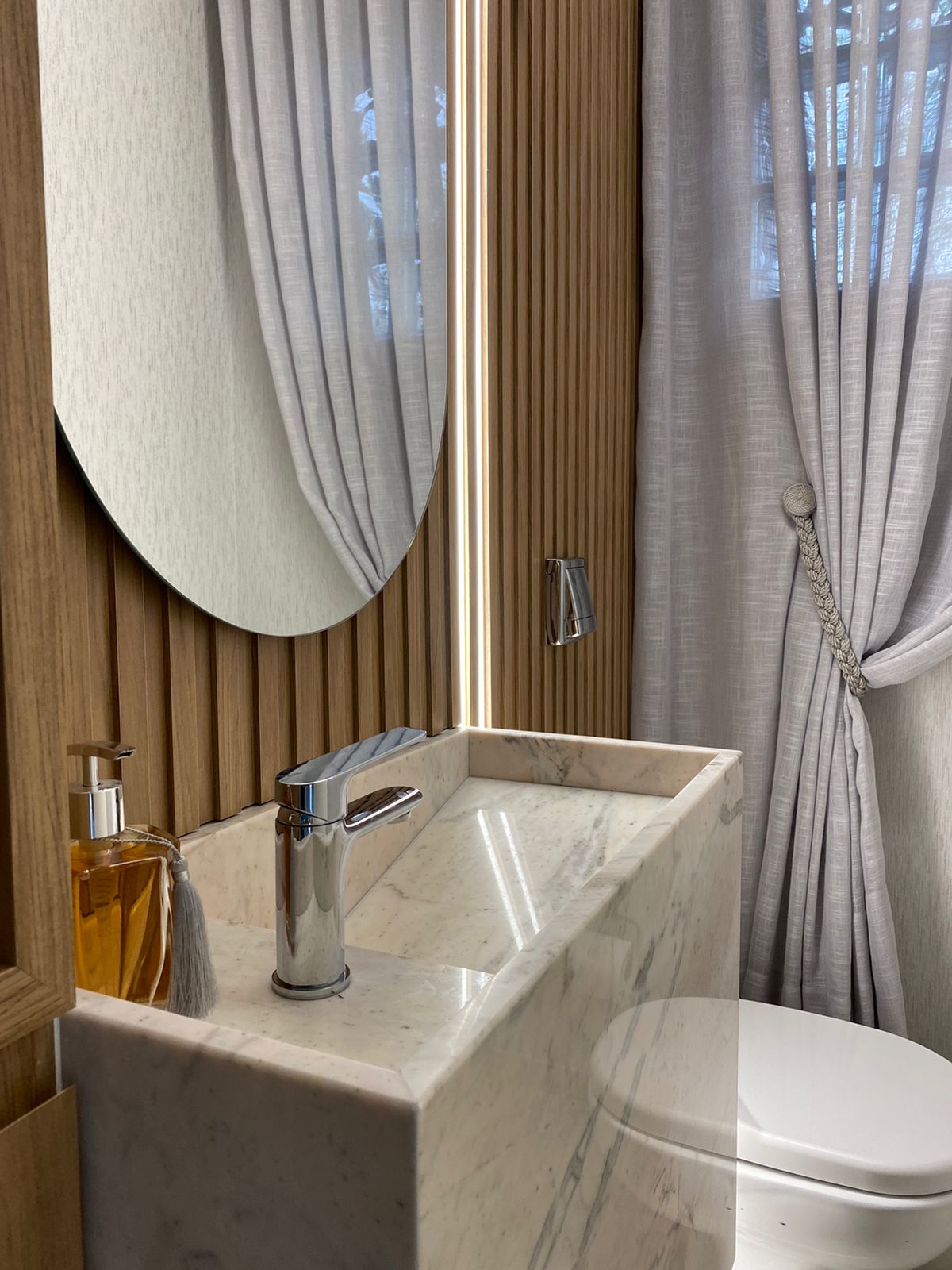 Mármore Branco Paraná: Elegância e Versatilidade para Seu Projeto